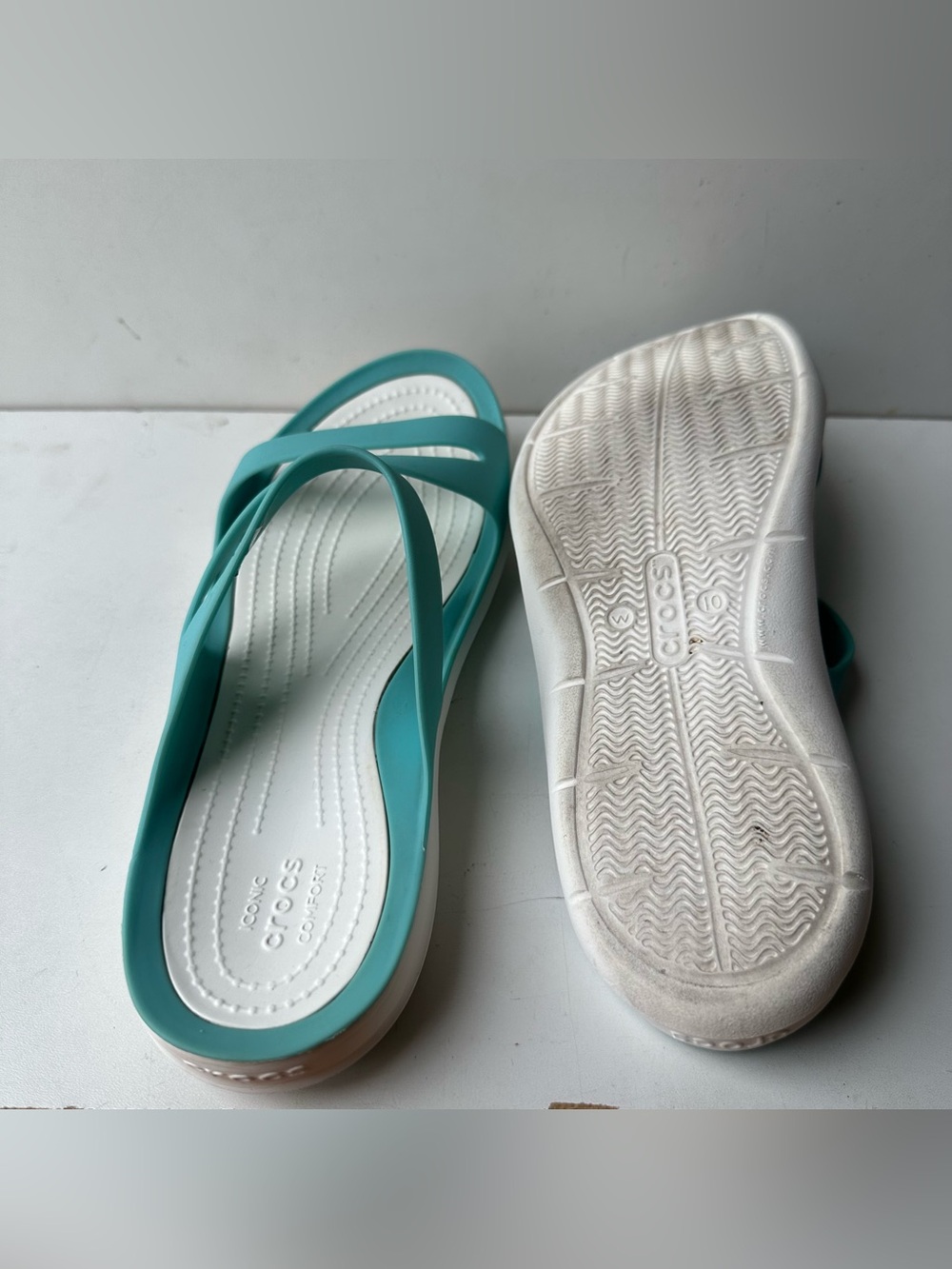 Crocs Women’s Swiftwater Strappy Sandals Aqua White Comfort Slides Size W10 - Picture 9 of 11